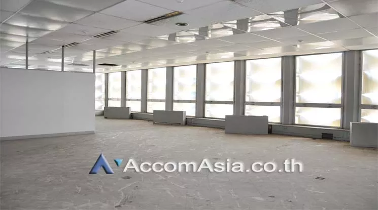  1  Office Space For Rent in Silom ,Bangkok MRT Lumphini at Sri Fueng Fung Building AA11165